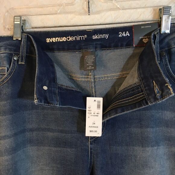 Avenue "Skinny" Blue Distressed Size Jeans Size 24A - Picture 8 of 15